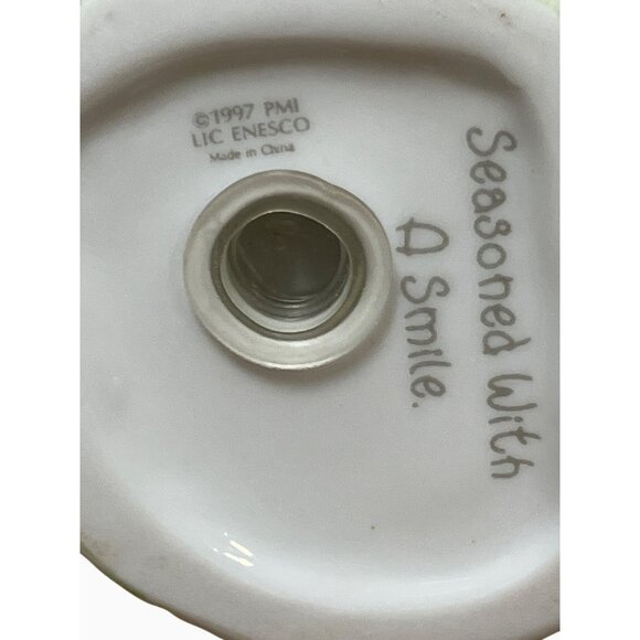 Precious Moments Seasoned with a Smile Salt and Pepper Shaker Set Porcelain 1997 - Picture 9 of 11